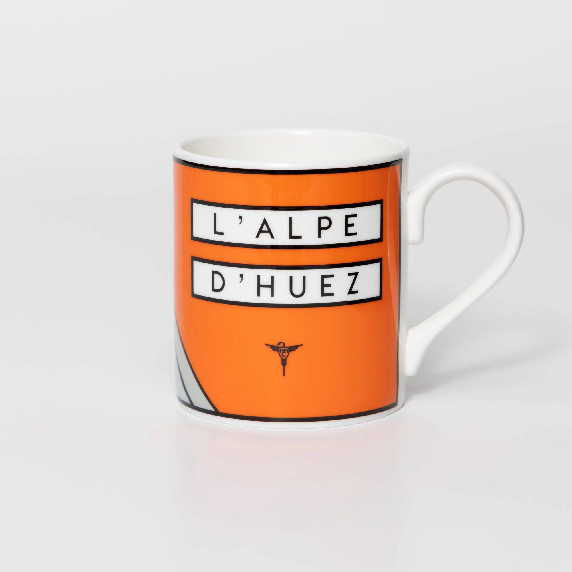 Mug with mountain design on an orange background, featuring the famous 21 hairpins of Alpe D'Huez