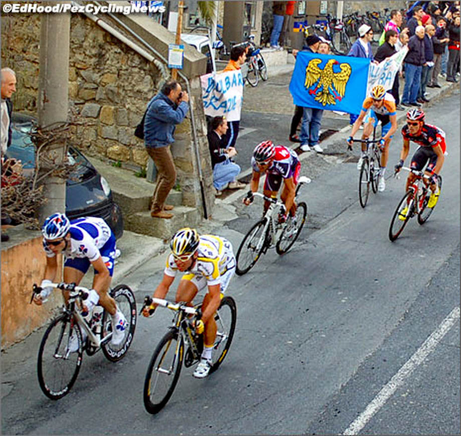 The Poggio ascent, Milan-San Remo, 2009. 